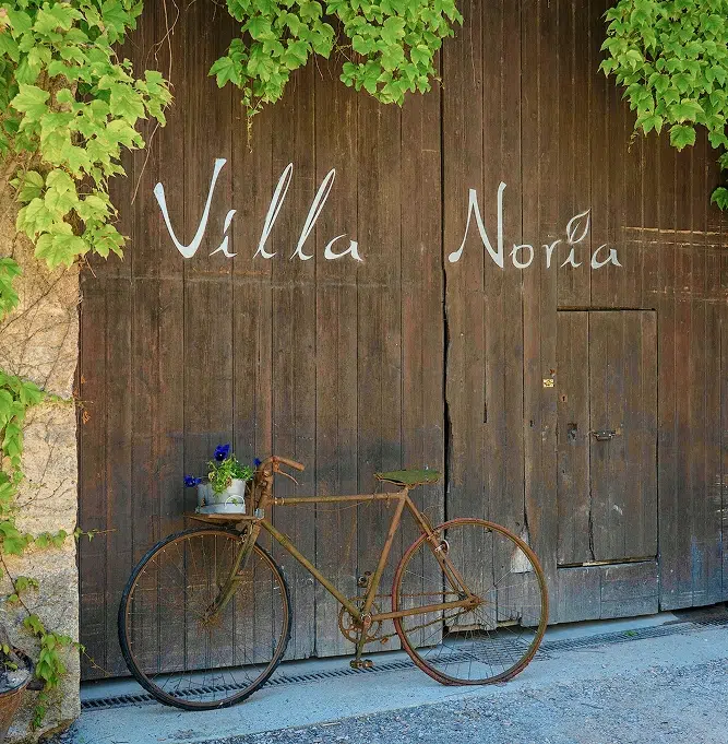 Cave Villa Noria